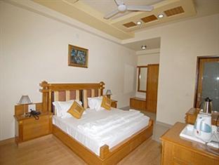 Metro Palace Hotel Биканер Екстериор снимка